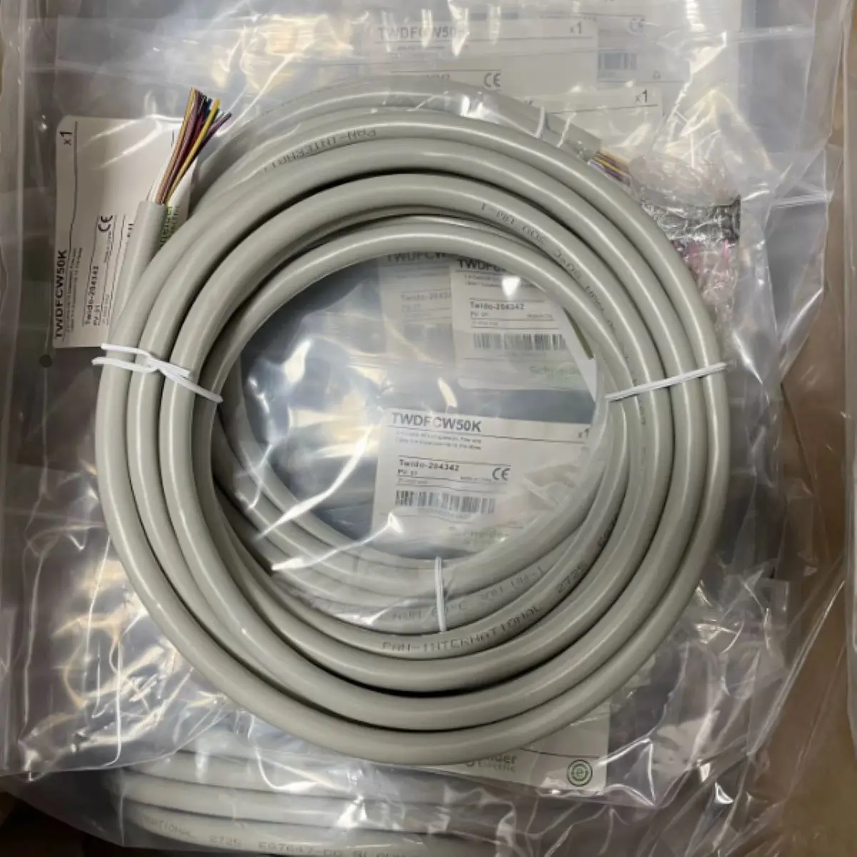 사전 성형된 케이블 - I/O 확장용 - Twido - 5m TWDFCW50K