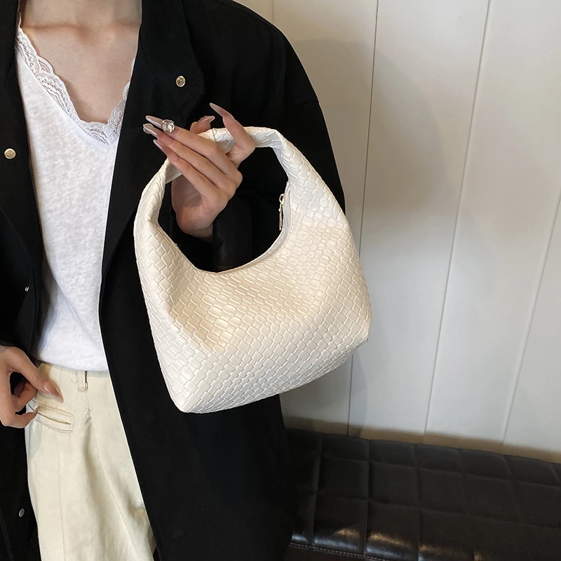 Fashion Trendy Woven Commuting Minimalist Tote Shoulder Bag Niche Design Underarm Shoulder Bag Large Capacity Shoulder Bag 2024