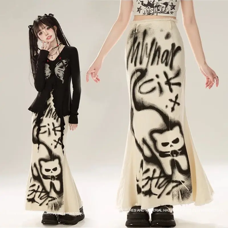 

Spray-painted kitten denim fishtail skirt for women 2024 high waist slimming raw edge skirt design hot girl fashion long skirt