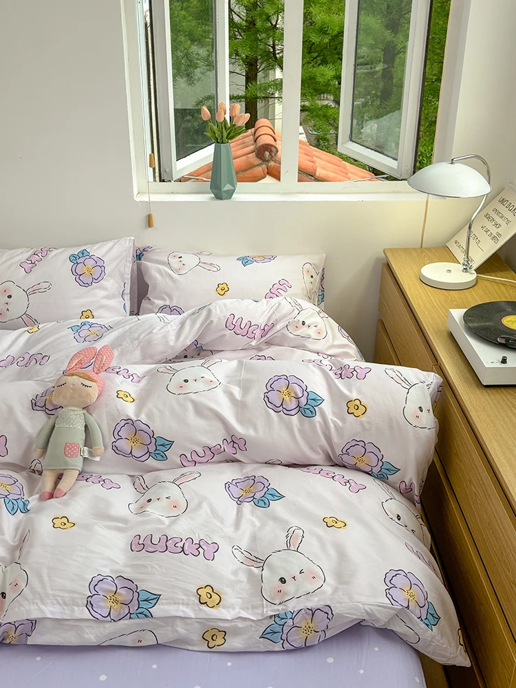 

Cartoon Comfort Bedding Set, 100% Cotton, 1 Duvet Cover, 2 Pillowcases, Adorable Prints for a Serene Sleep