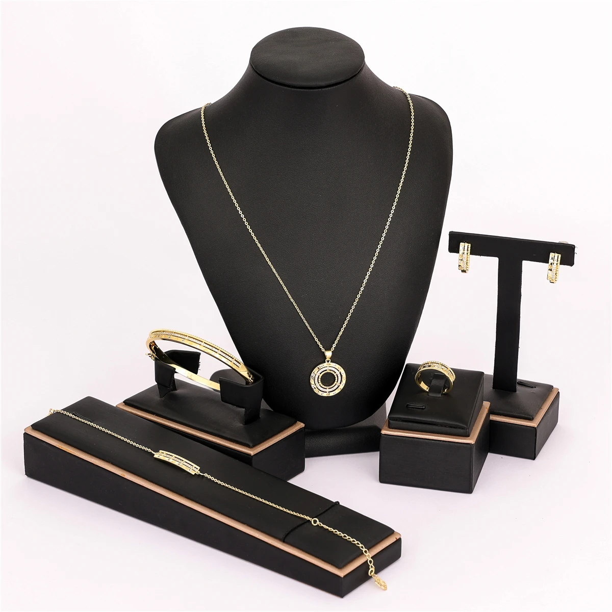 

LUIZADA 2022 Jul hot selling accessories wedding Elegant delicate jewelry set for Slender women Necklace Ring Earring Bracelet