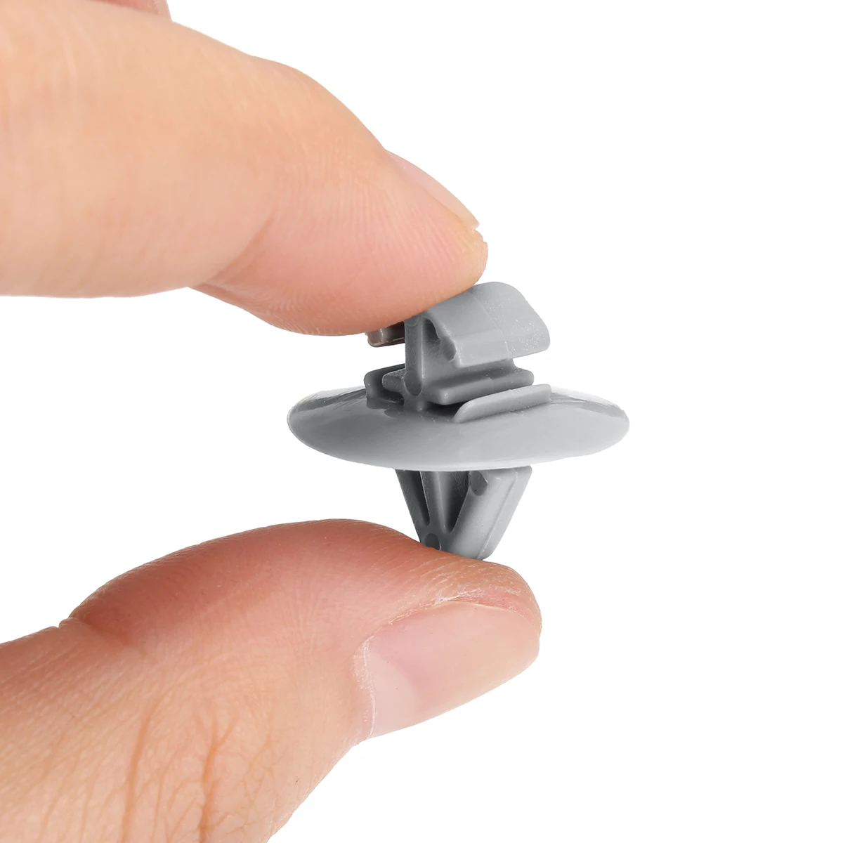 100Pcs Car Door Trim Clips Retainer Side Moulding Lower Protection For Iveco Daily/Nissan Primastar For Renault Trafic