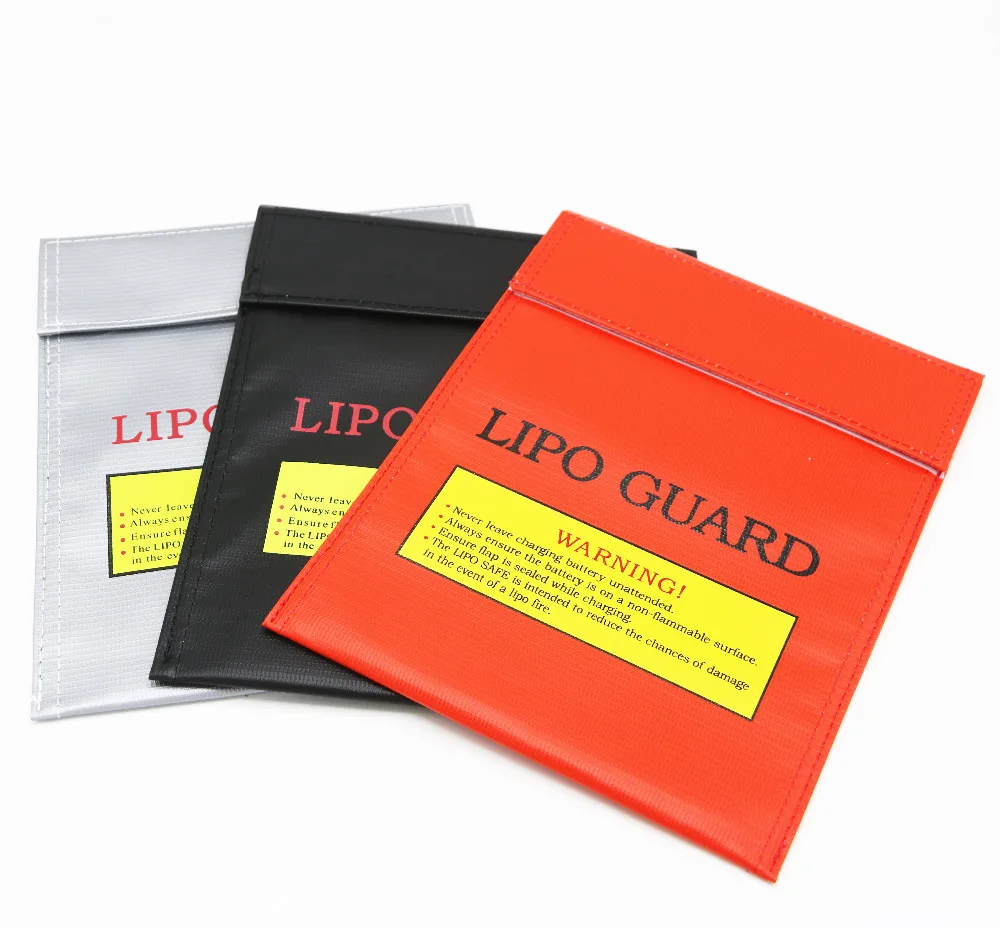 Sac de stockage ignifuge pour batterie Lipo RC avec câble de charge traversant la sortie prévue.