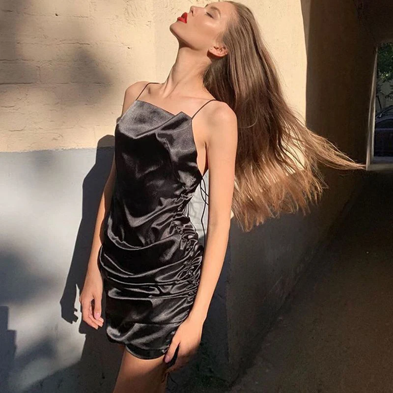 

Women Y2k Sleeveless Halter Black Backless Mini Dress Elegant And Sexy Women Dresses Club legant Party Dresses Female Vestidos