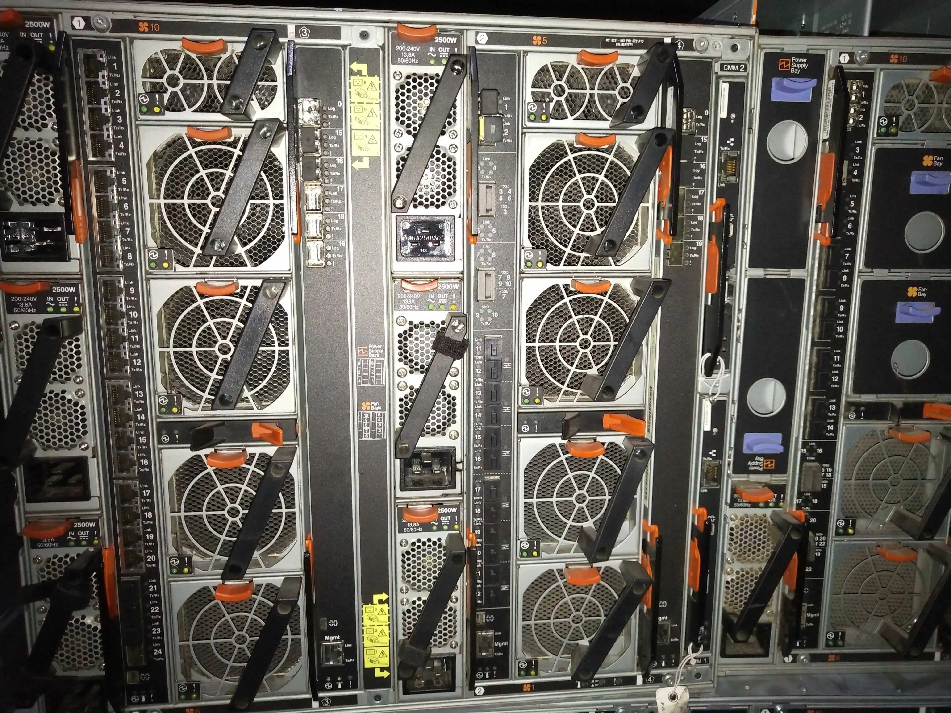 

Блок питания для IBM FLEX cutter 69Y5850 69Y5822 69Y5817 69y5840 94y8280