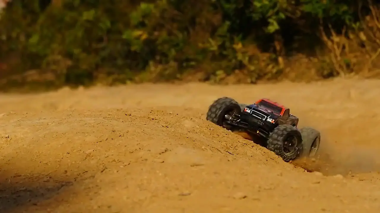 タミヤ 京商 DHK 8382 Maximus 4WD 1/8 ビックタイヤ 【公式通販