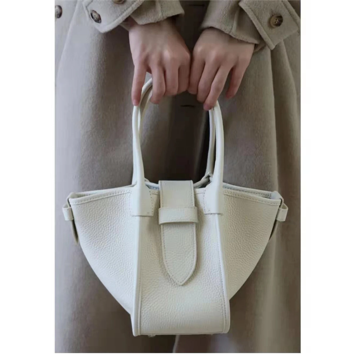 Genuine leather small handbag cow leather mini bucket bags real leather mini trapeze Bags for women GUANG DONG Province