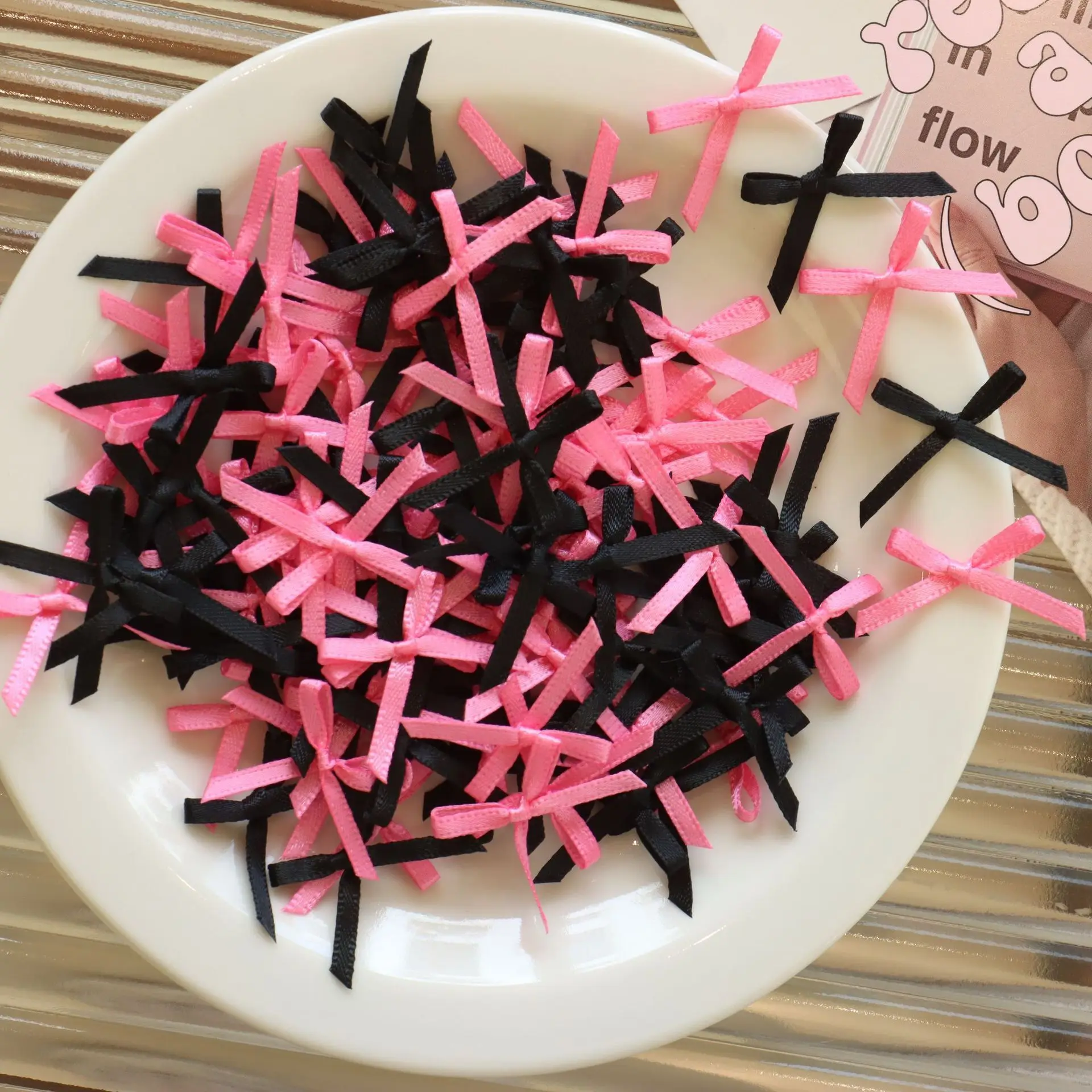 300pcs/lot Ribbons Mini Satin Ribbons 2.5x3cm Bows Ties Christmas Bowknot For DIY Craft Scrapbooking Embellishment Accessories