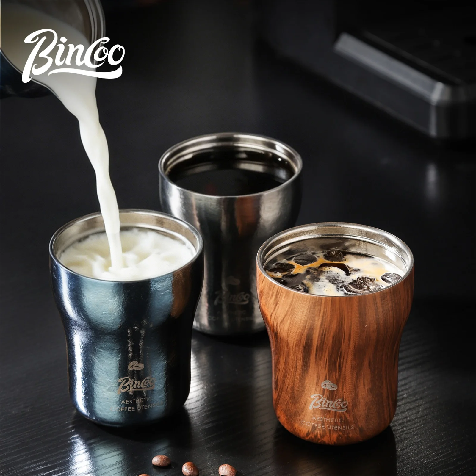 كوب قهوة تيتانيوم معزول احترافي