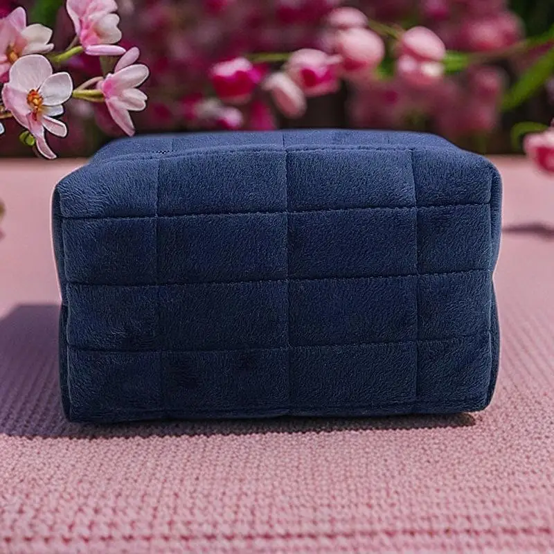 Cute Fur Plush Makeup Bag for Women Large Capacity Solid Color Zipper Cosmetic Pouch Travel Toiletry Bag Washing Pen Organizer