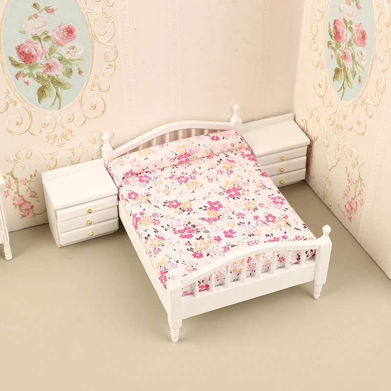 

1Set 1:12 Dollhouse Miniature European Double Bed Bedside Table Model Furniture Accessories For Doll House Decor Kids Play Toys
