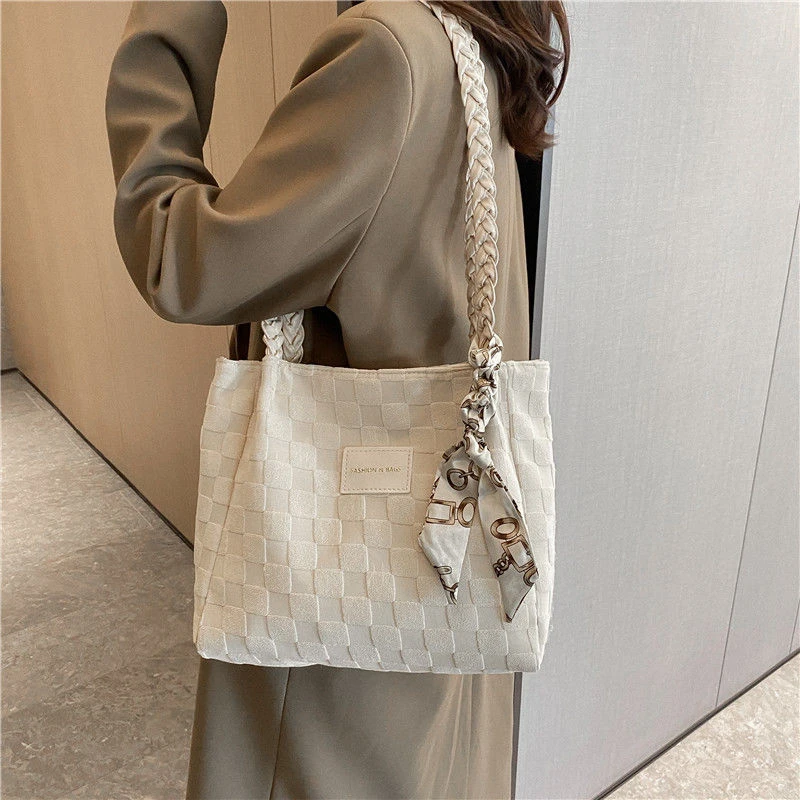 New Fashionable Flow Large Capacity Casual Lightweight Canvas Handbag Fashionable Street One Shoulder Package