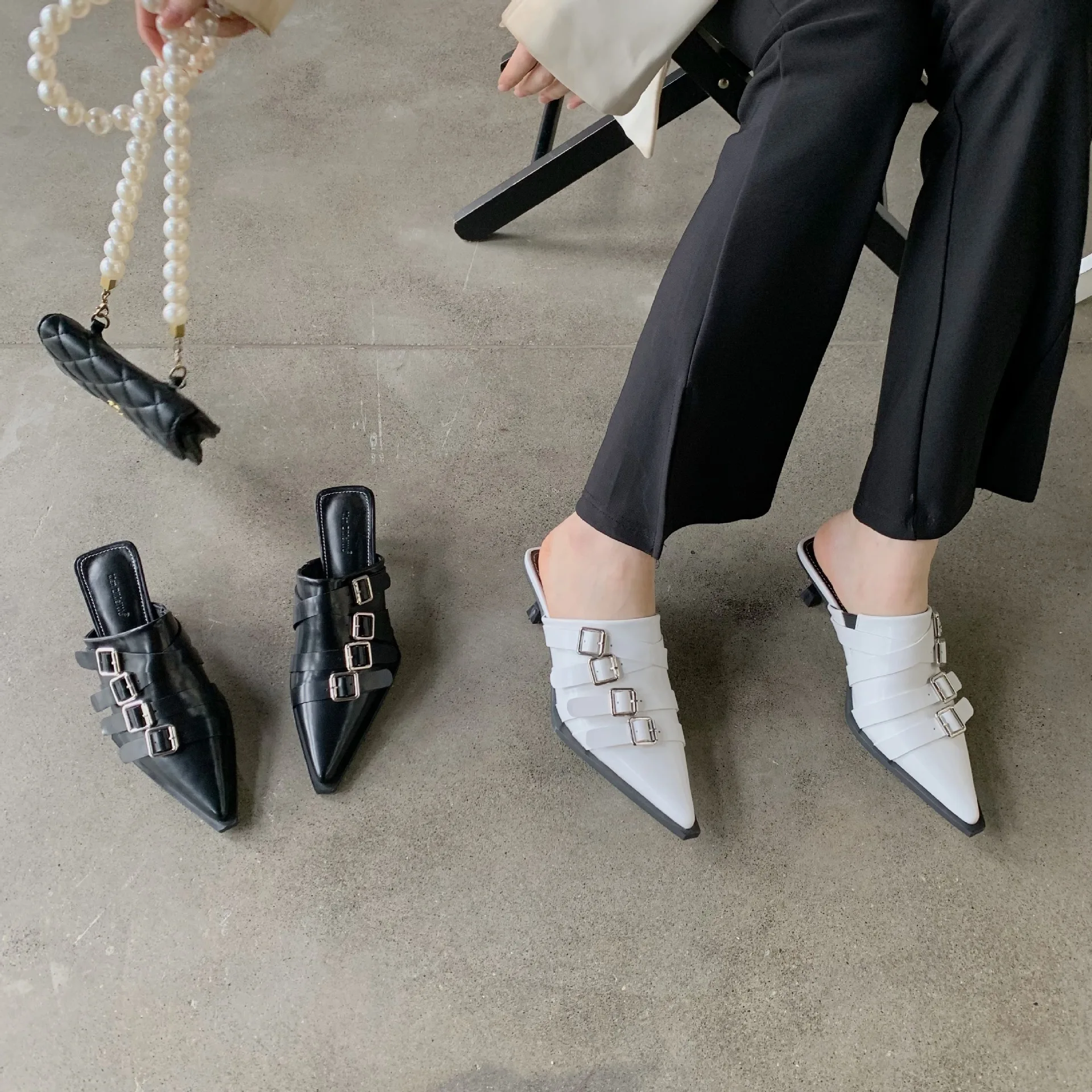 

Туфли женские на низком каблуке, с острым носком, на среднем каблуке