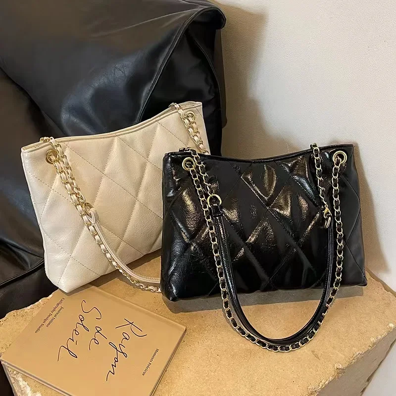 

Diamond-Shaped PU Leather Shoulder Bag Fashion Chain For Female Commuters With One Shoulder Fashion Design Messenger Bag
