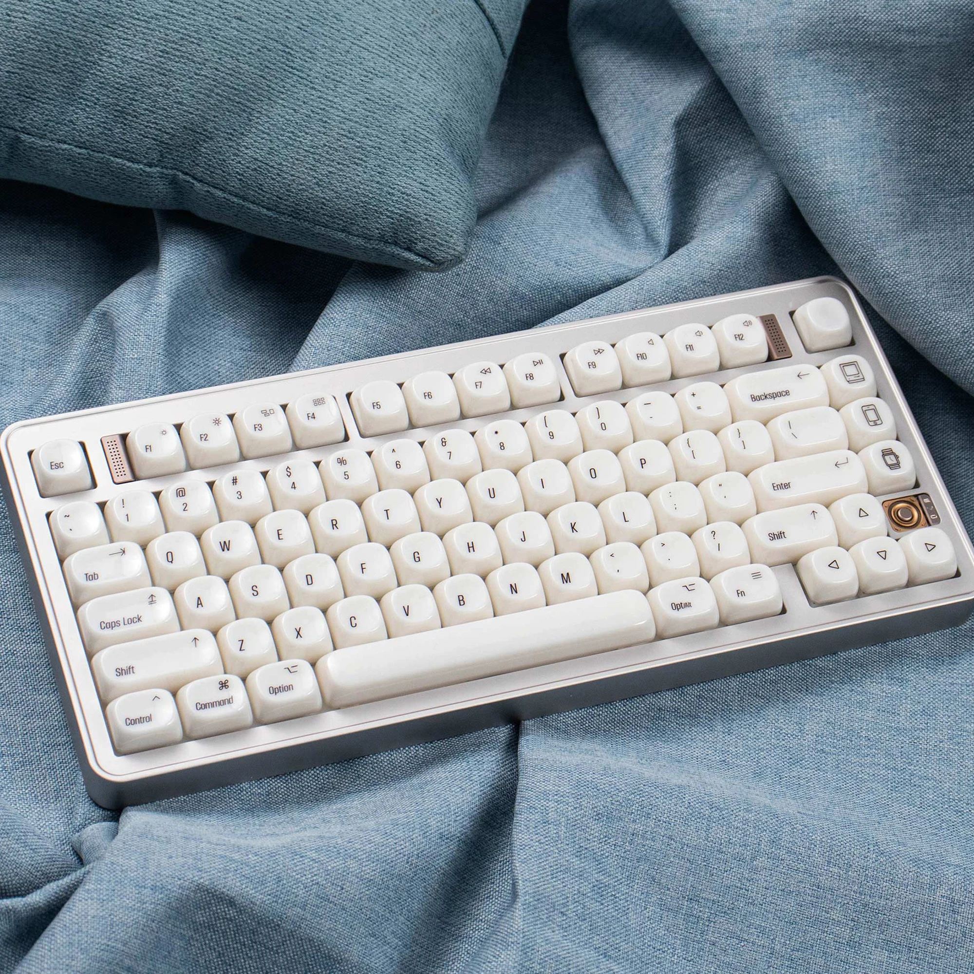 アートメイクマシン　ホワイト　T‘s key MCHOSE x Unbox Therapy UT98 Mechanical Keyboard