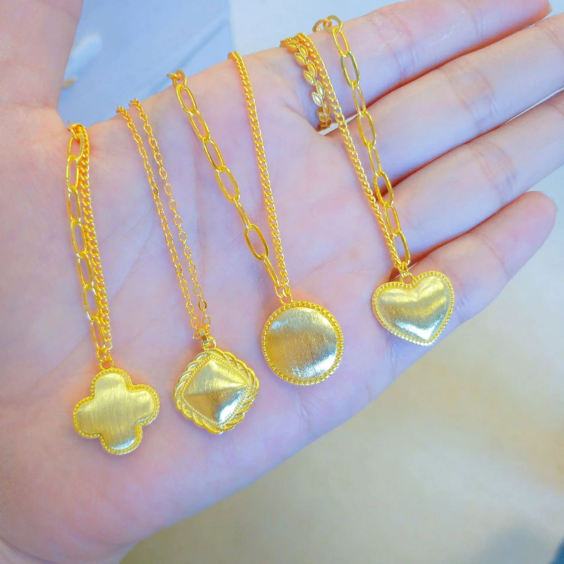 9999 24K real gold lace square set chain clavicle chain Women's fashion advanced sense of light luxury round pendant necklace