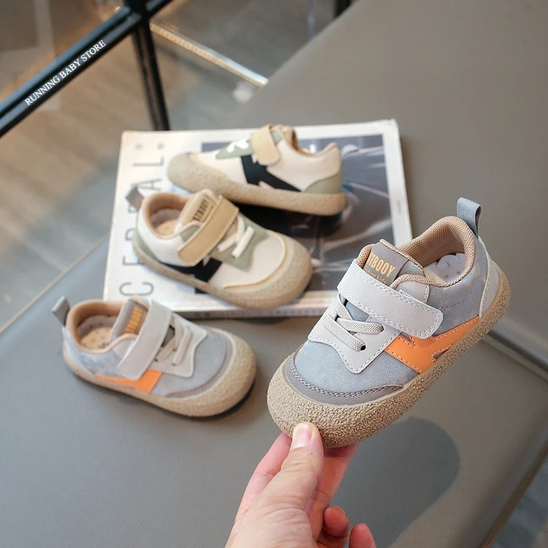 Neue, stylische Kinder-Sneaker mit flachem Absatz für Frühling 2025 – schicke Designer-Kinderschuhe, graue Sneaker für Jungen, beige Sportschuhe für Mädchen (I06042)_voghion.com