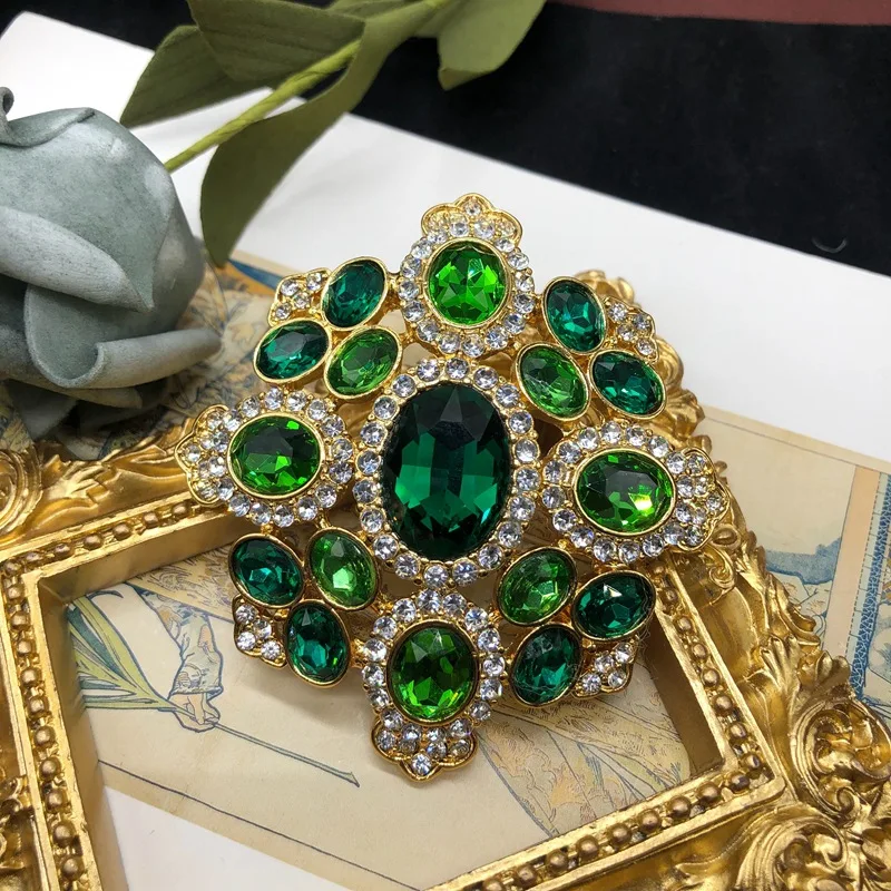 

Vintage Medieval Jewelry Set for Women Emerald Inlaid Diamond Hollow Carving Brooch Lady Statement Wedding Evening Accessories.