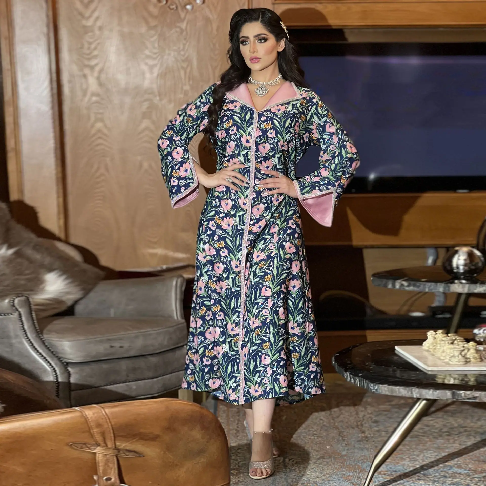 

Kuwaiti Women's Galabia Vintage Floral Print Long Dresses Elegant Turn-down Collar Diamonds Kaftan Ramadan Women Clothes