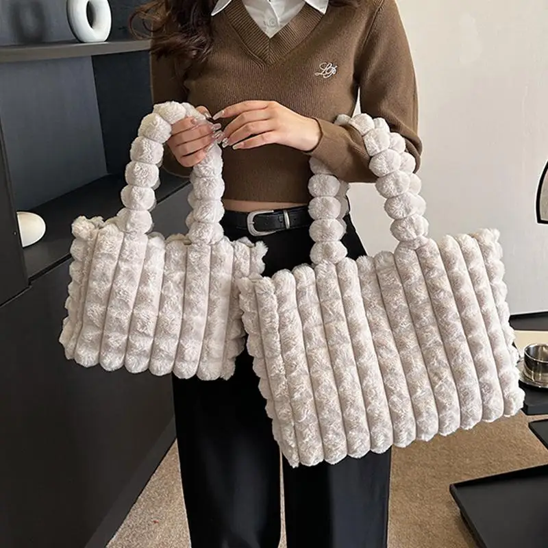 Plaid Handbags Winter2023 Fashion High Capacity Shopping Plush Bag Korean Style Personalized Designer Luxury Tote Bags For Women