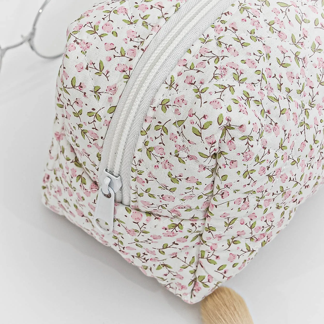 Quilted Floral Makeup Bag Zipper Cute Print Flower Storage Organizer Makeup Accessory Toiletry Bag Large Capacity Cosmetic Bag 5