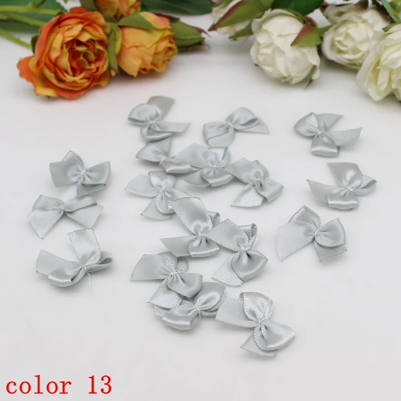 thumbnail image 1 of 50/100 piezas de lazos de cinta de satén mixtos, lazos pequeños para manualidades, bricolaje, accesorios de decoración para fiestas de bodas y Navidad, lazo de mano de 25 mm, 1 of 5