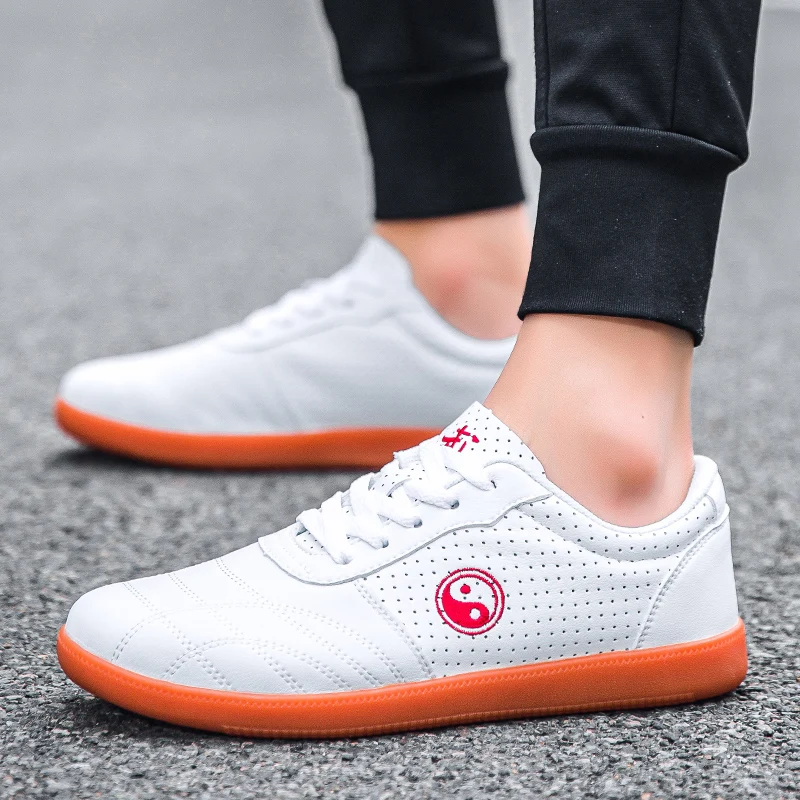 Martial Arts Shoes Breathable Martial Arts Shoes Leather Couples Tai Chi Shoes Wear-Resisting Low Top Sneakers Comfortable Bagua