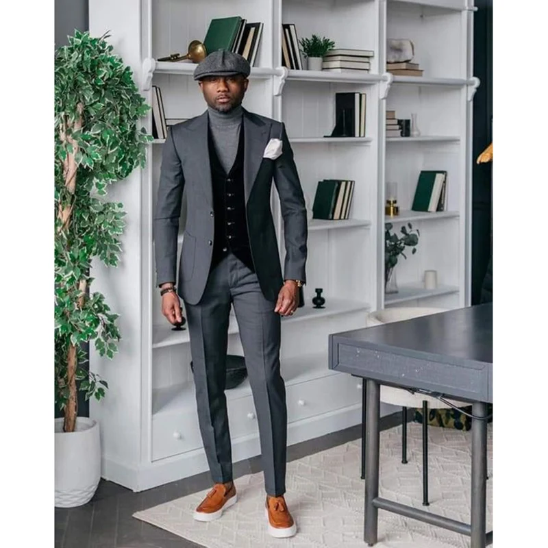 

Luxury Grey Men's Suits Single Breasted Peak Lapel Elegant Outfits 3 Piece Jacket Pants Black Vest Ropa Hombre Blazer Masculino