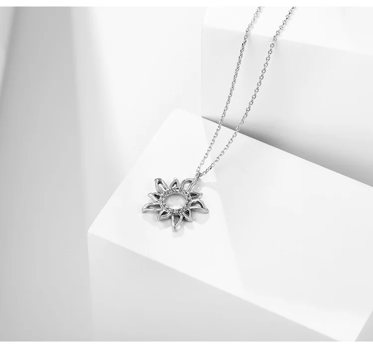 Round Diamond Pendant Pure 18K White Gold Sunflower Chain Necklace for Women Fine Jewelry