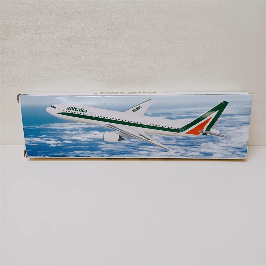 Авиационная итальянская Alitalia модель самолета Боинг 777 B777-200 Airlines масштаб 1:200