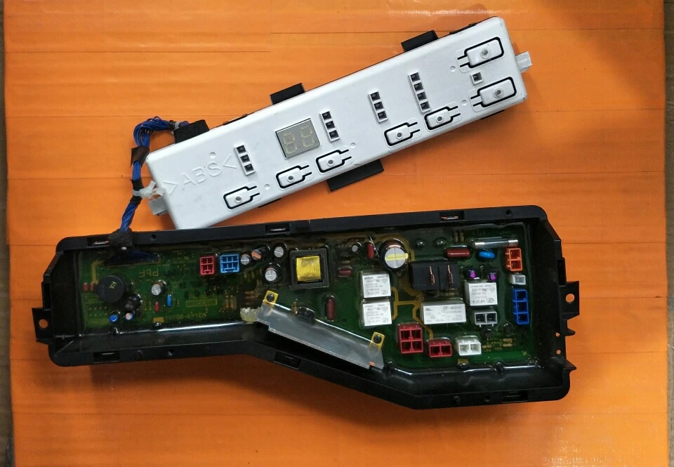 

Телефон флэш-фонарик M502
