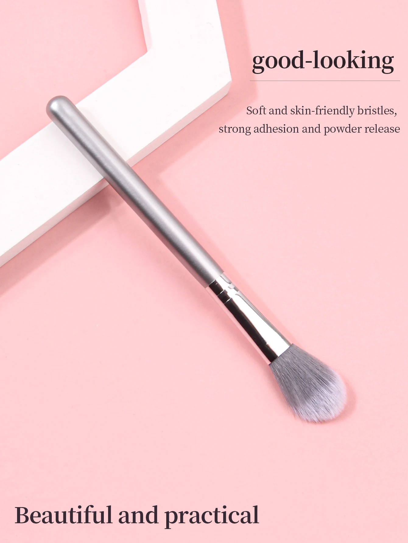 1PCS soft hair blush highlighter brush suitable for home or travel to use portable makeup brush 3