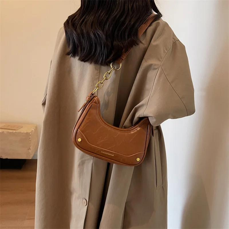 

2023 Temperament Women'S Fashion Shoulder Bag Tote Handbags French Niche Clutch Small Chain Messenger Bag Ladies Party Purse