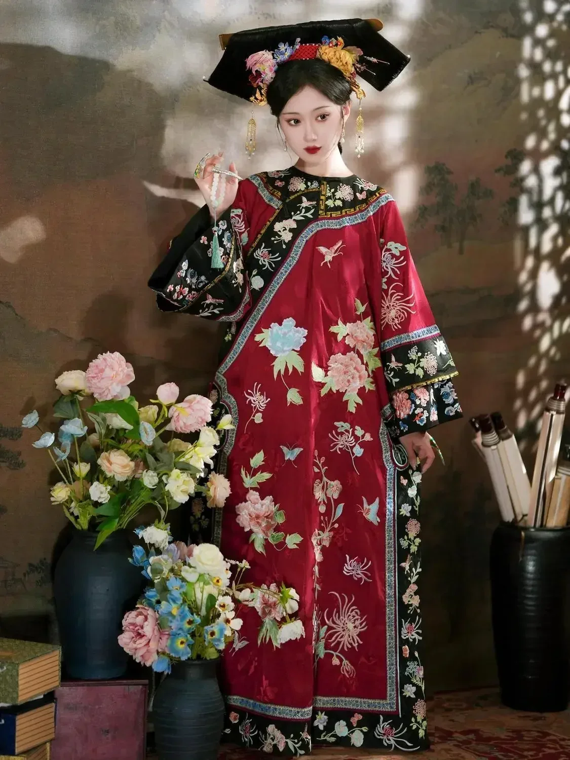 

4 Colors Autumn Late Qing Dynasty Clothing Qipao Chinese Traditional Dress for Women Hanfu Exquisite Embroidered Long Cheongsam