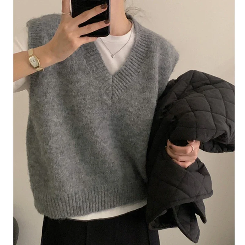 

Женский трикотажный жилет с V-образным вырезом, на осень/зиму