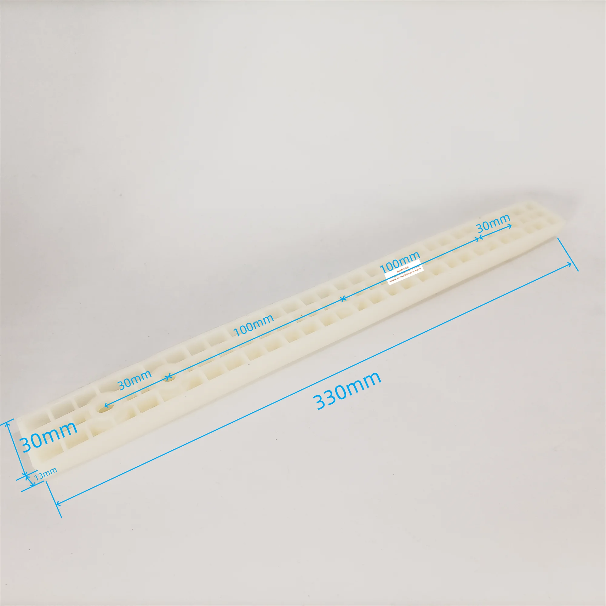 9300 Escalator Step Tangential Guide Rail White Plastic Slider L 330mm W 30mm H 13mm