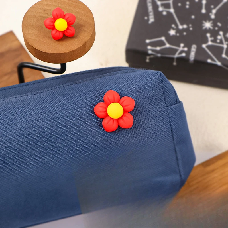 1pcs Creative Small Red Flower Chest Badge Student Reward Clothing Hat Bag DIY Accessory Pin Decoration Crafts Badges