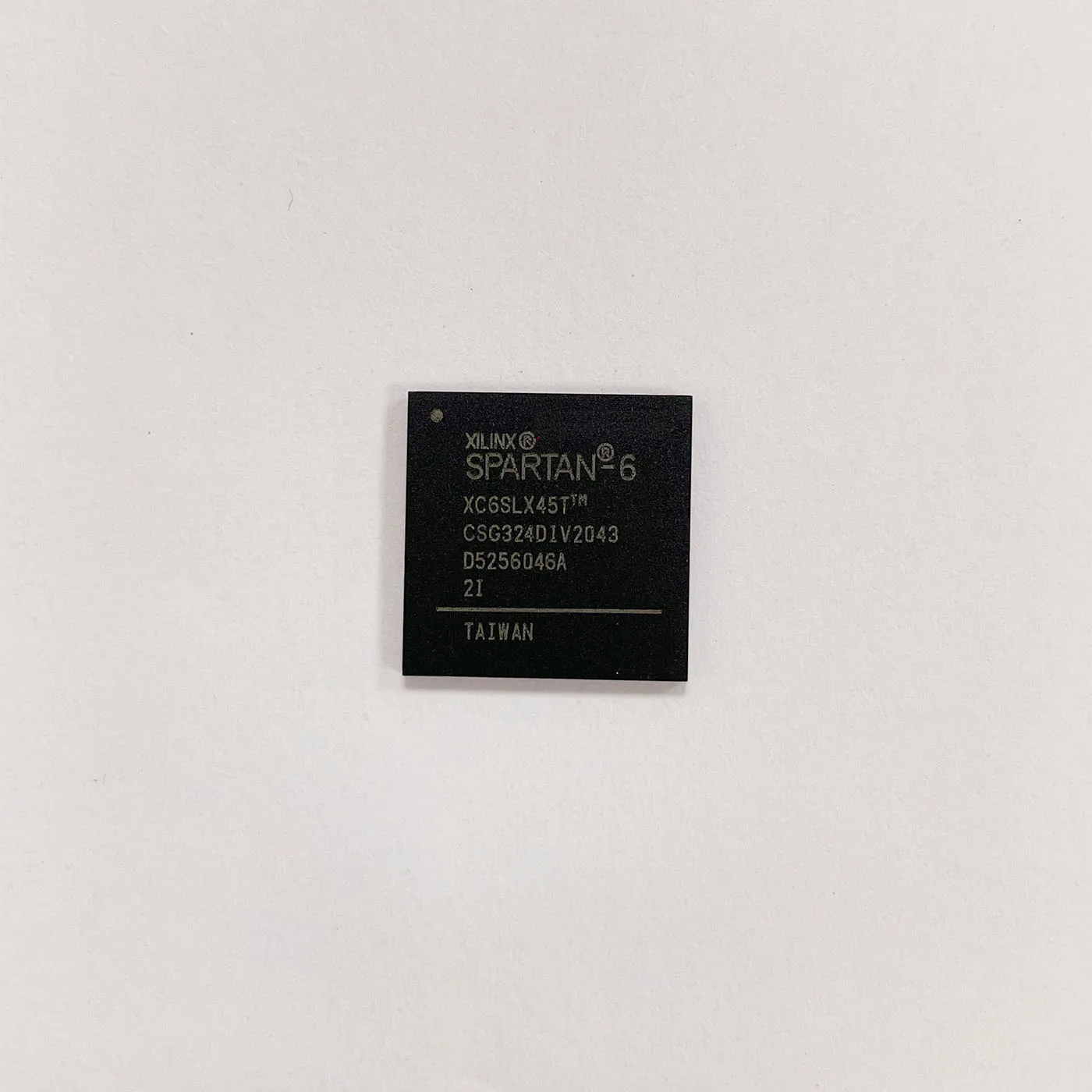 

XC6SLX45T-2CSG324C XC6SLX45T-2CSG324I XILINX FPGA CPLD XC6SLX45T-3CSG324C