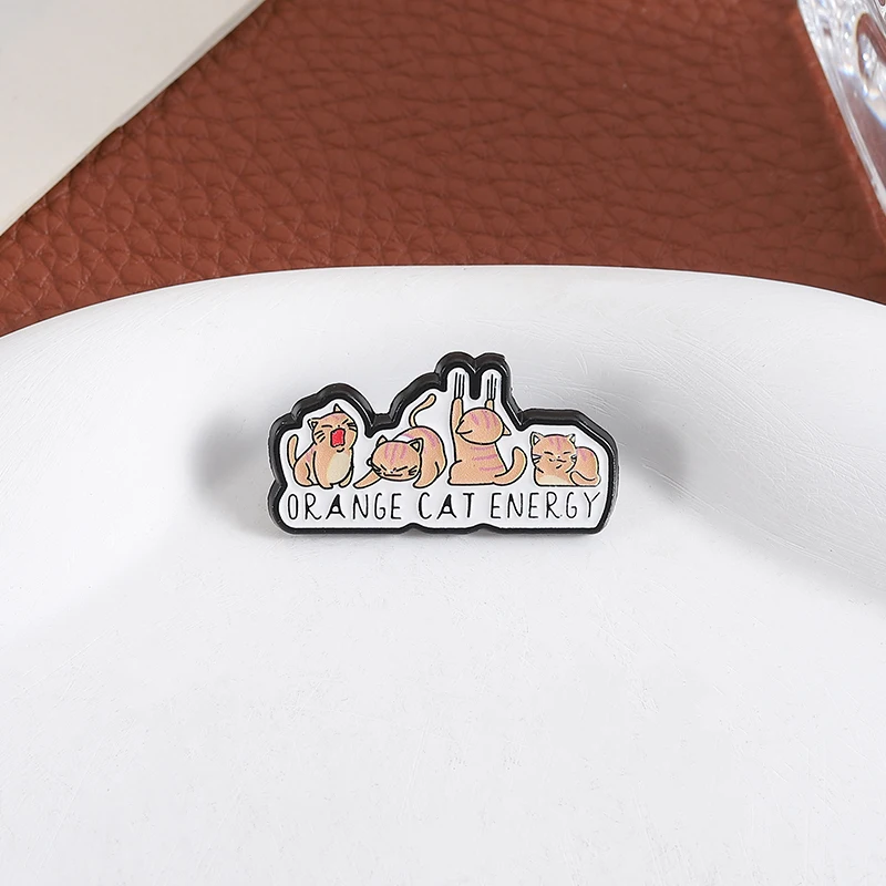 Charmante naive Katzen Emaille Pins Orange Katze Energie Brosche Rucksack Revers Metall Abzeichen Modeschmuck Accessoire Geschenk für Freund – Detail 7