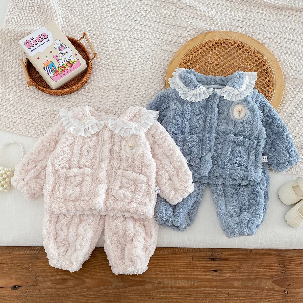 Winter Baby Girls Pajamas Plus Velvet Thickened Warm Soft Infant Girls 2PCS Sleepwears Toddler Princess Homewears