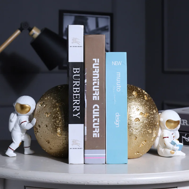 

Creative Astronaut Bookshelf, Study, Office Bookshelf, Nordic Resin Bookstand, Hand-painted Astronaut Decorative Home Furnishing