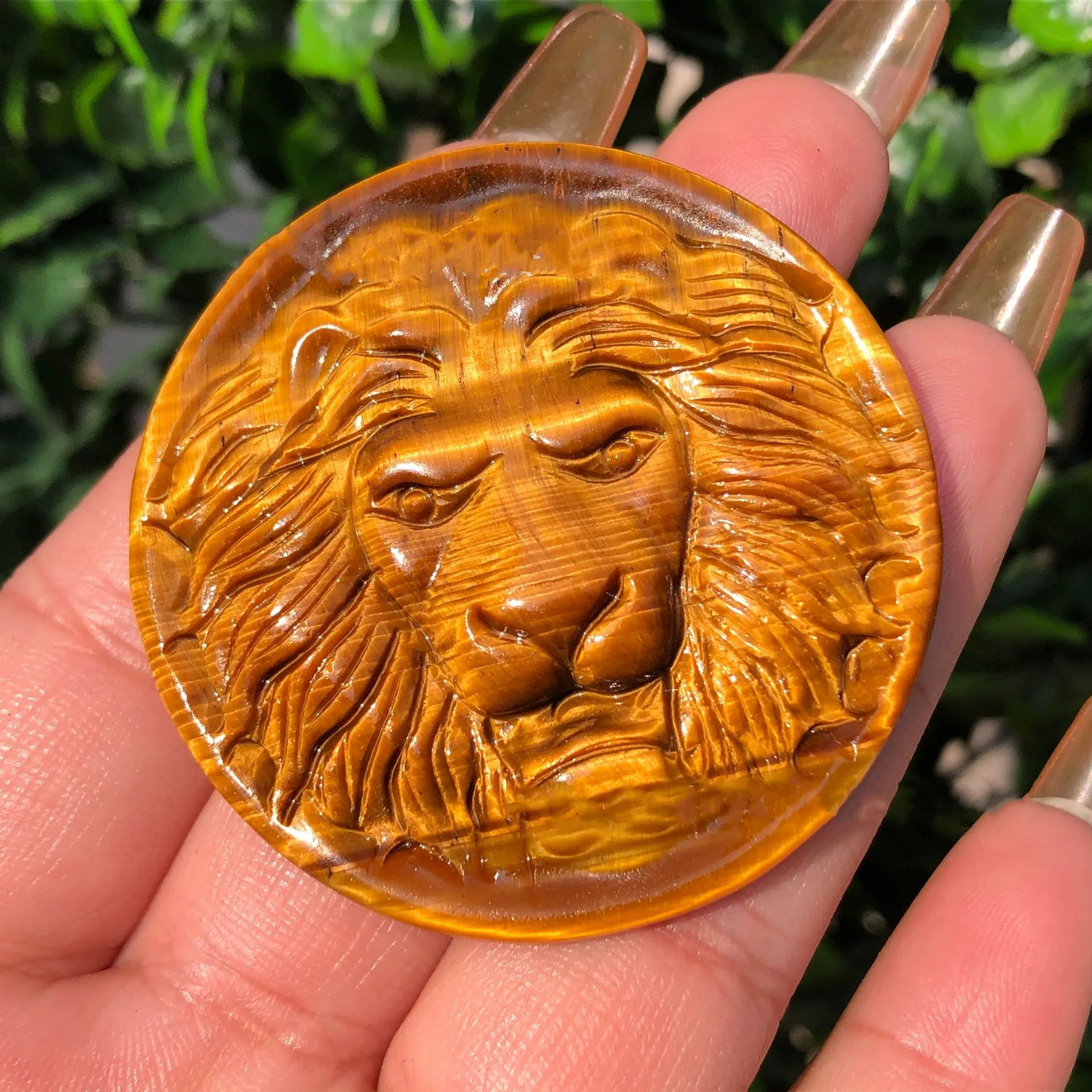 

Natural Tiger's Eye Stone Carving Lion Face Hand-Carved Crafts Ornaments Reiki Minerals Meditation Room Decoration Gifts