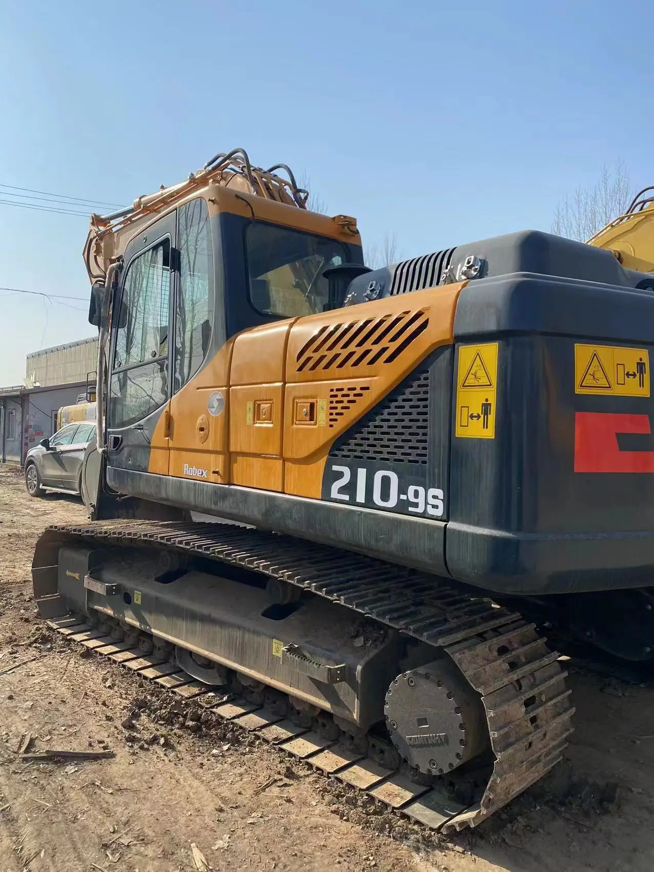Рисунок 6 - Гусеничный экскаватор HYUNDAI 210-9