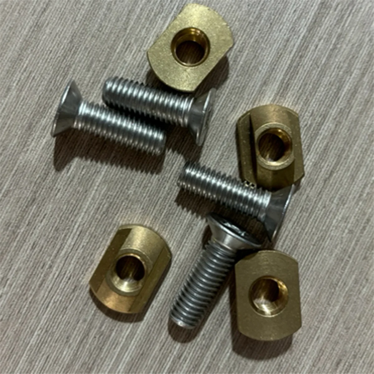 4Pcs M8 Hydrofoil Mounting Brass T-Nuts for Surfing All Hydrofoil Tracks Outdoors Surfing Accessories Gold hydrofoil mounting t nuts