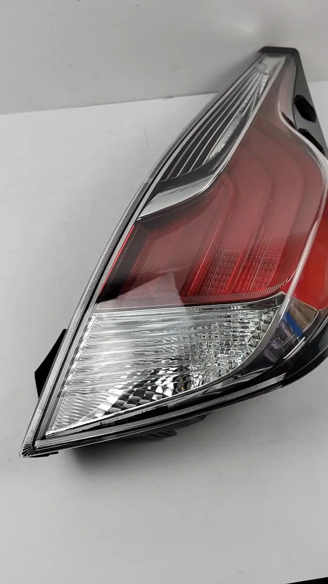 8155152D00 A Pair Car Taillight For Toyota Aqua NHP10 NHP10H