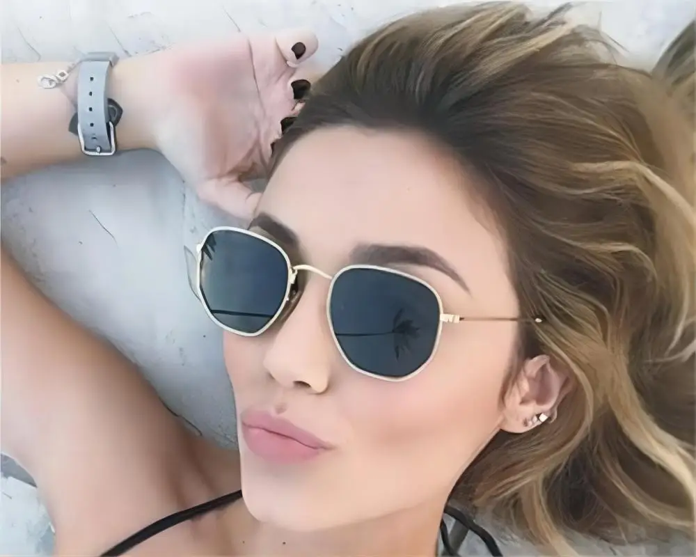 Fashionable metal frame hexagonal coloured lens sunglasses Women's daily street wear accessories Polarised square UV protection