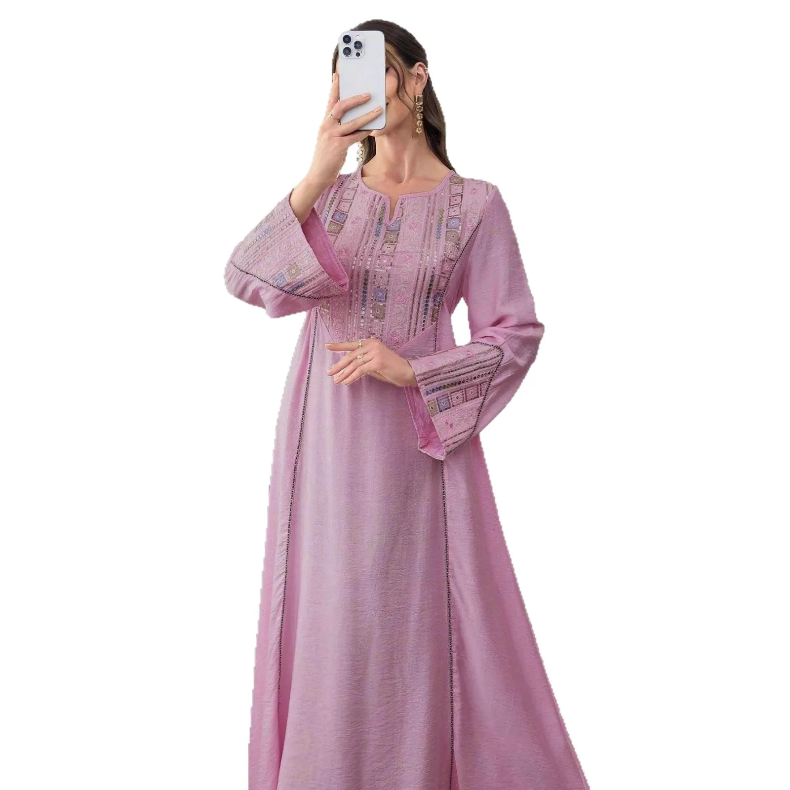 جلابية بألوان باستيلية بتطريز ناعم