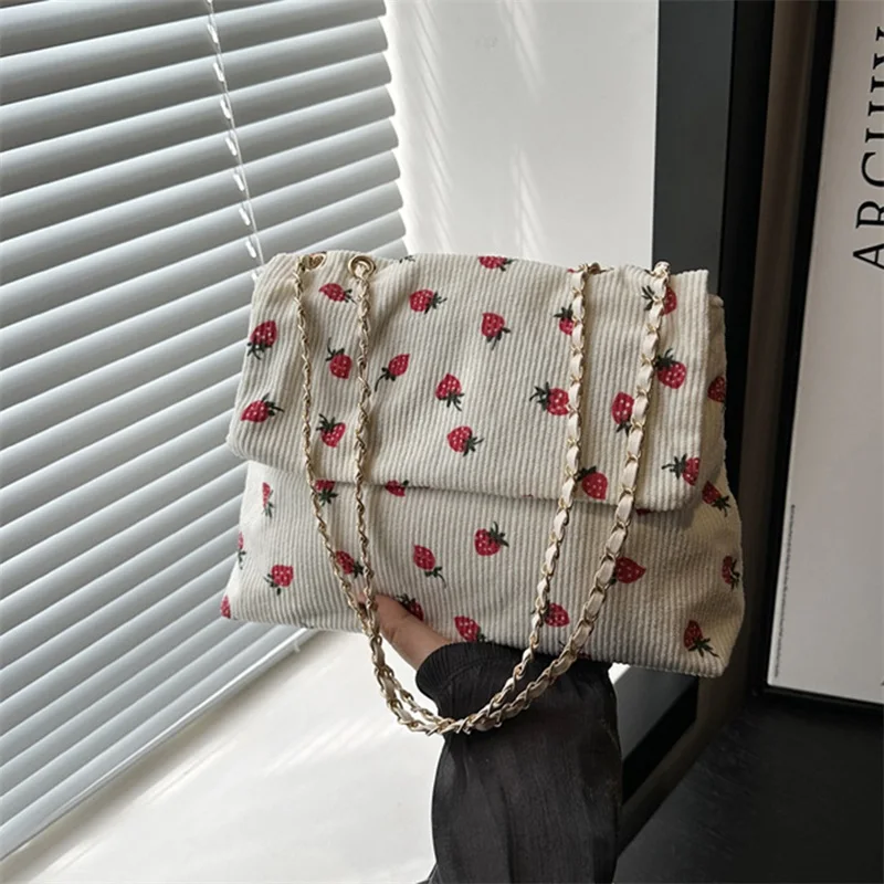 Vintage Style Crossbody Bag with Elegant Rose Print and Adjustable Strap for Everyday Use or Special Occasions Gift for Her