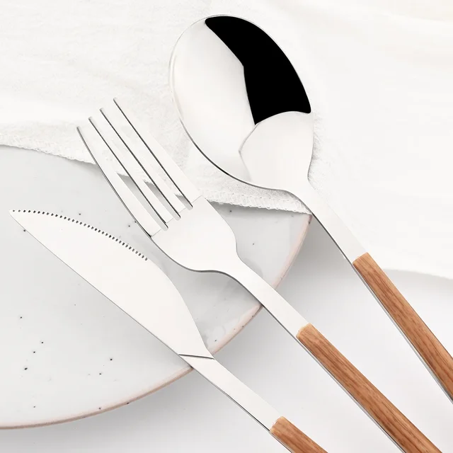 Wood-Handle Cutlery Set 2