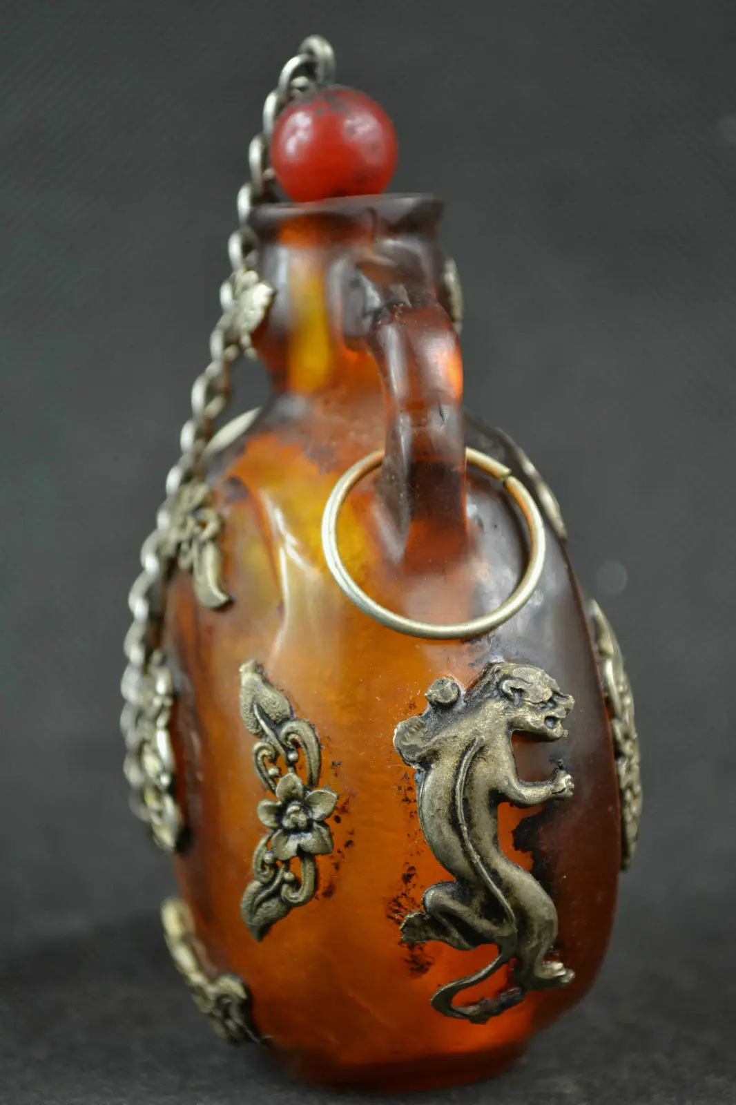 China old Tibet silver amber carved butterfly Buddha statues snuff bottle 3
